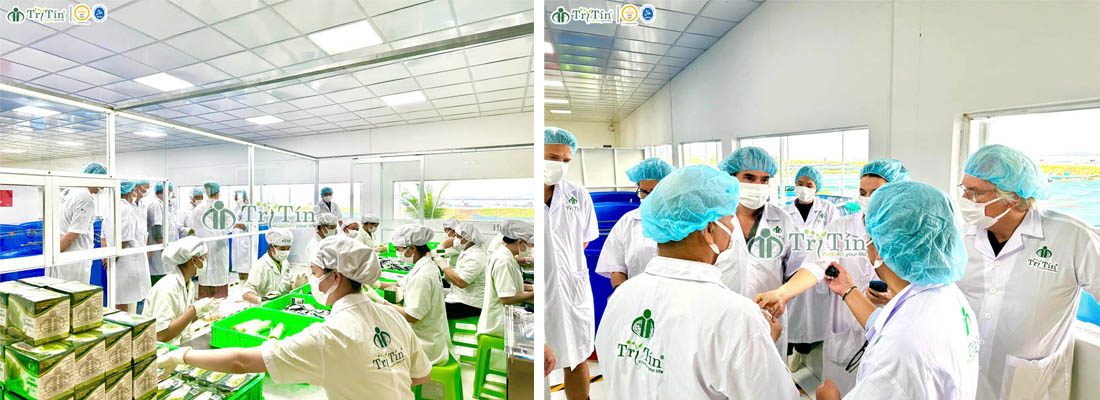 2 khách châu âu tham quan xưởng rong