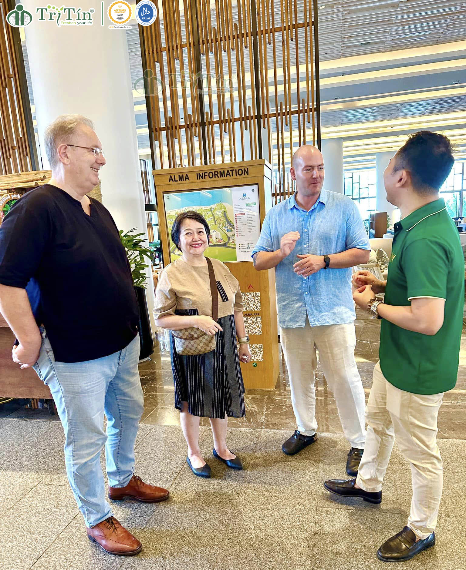 Trao đổi với đối tác